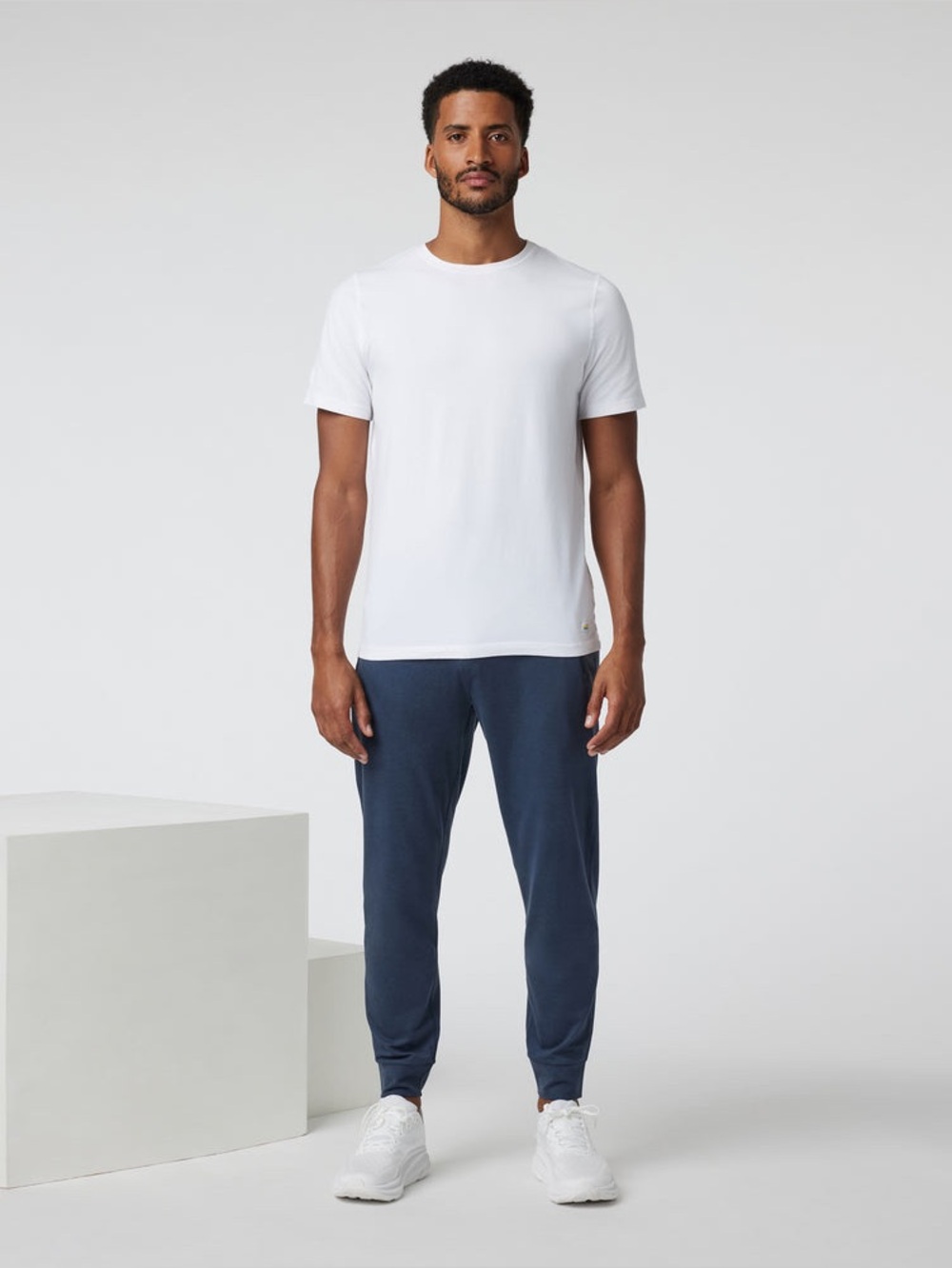Vuori menβs Azure heather Ponto Performance jogger pants